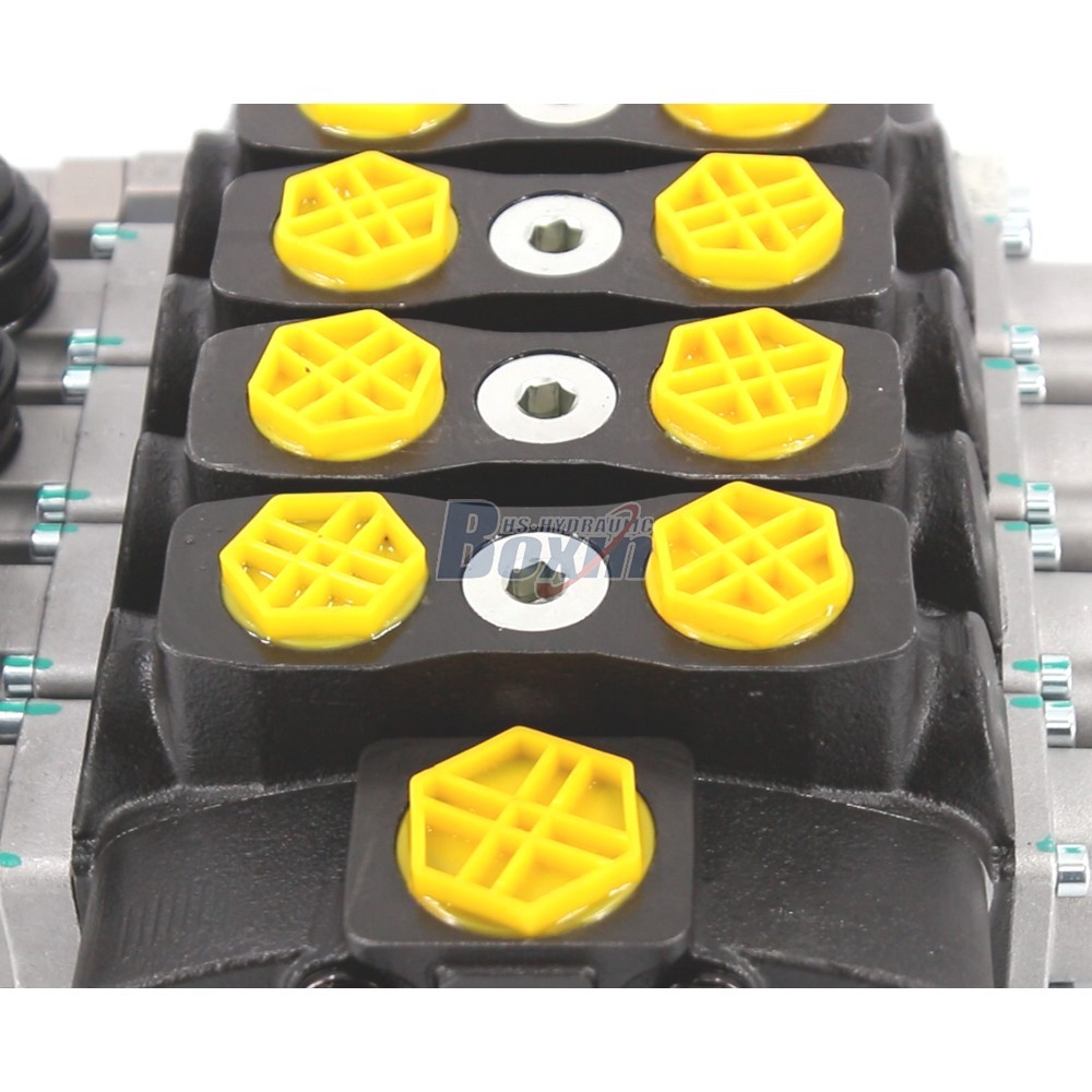 Industrial Grade SD8 Manual 4 Spool Hydraulic Valve detail image